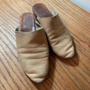 Elizabeth Suzann x Sevilla Smith leather mules